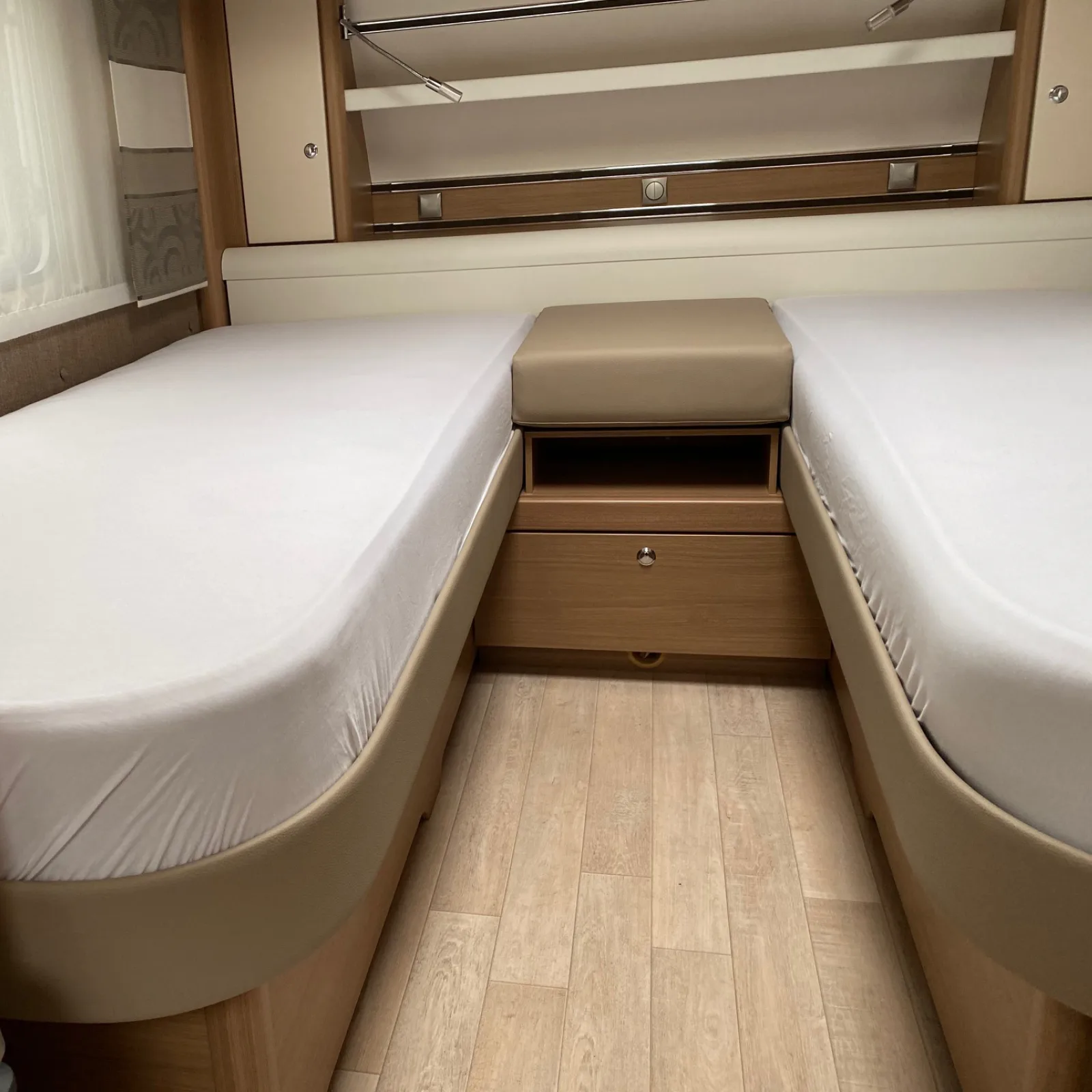 2023_DEX_Enkele bedden_sfeer-caravan-molton