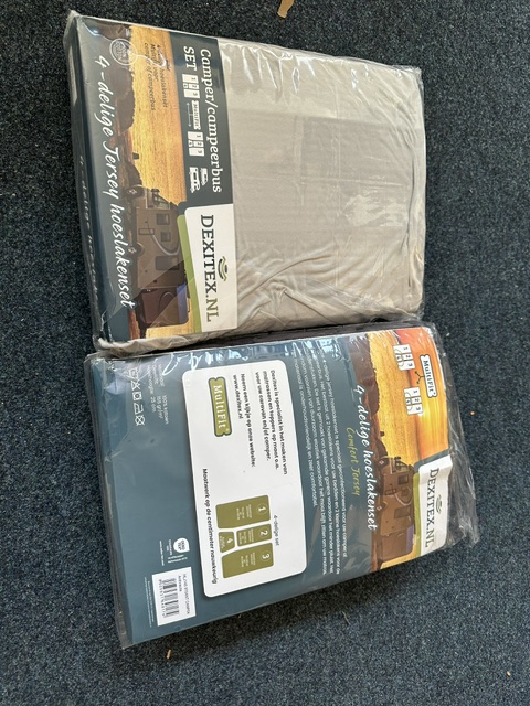 (Uit verpakking geweest) Jersey hoeslakenset - 4 delig met midden matras